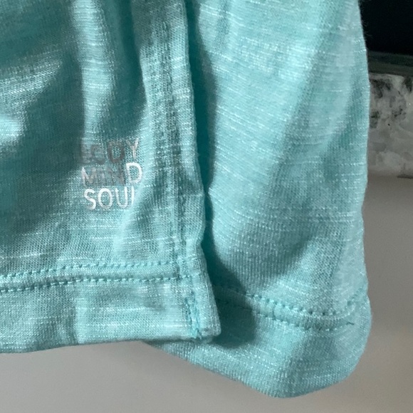 New with tags LaVie en Rose lounge top - Picture 2 of 4